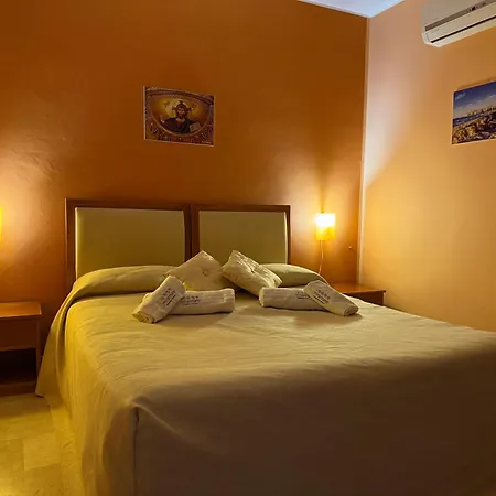 Ξενοδοχείο με διαμερίσματα Miramare 2*