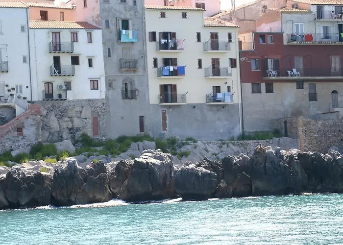 Miramare Ξενοδοχείο με διαμερίσματα 4*